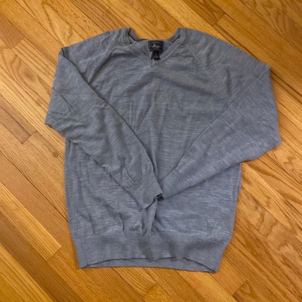 G.H. Bass & Co mens V neck sweater large